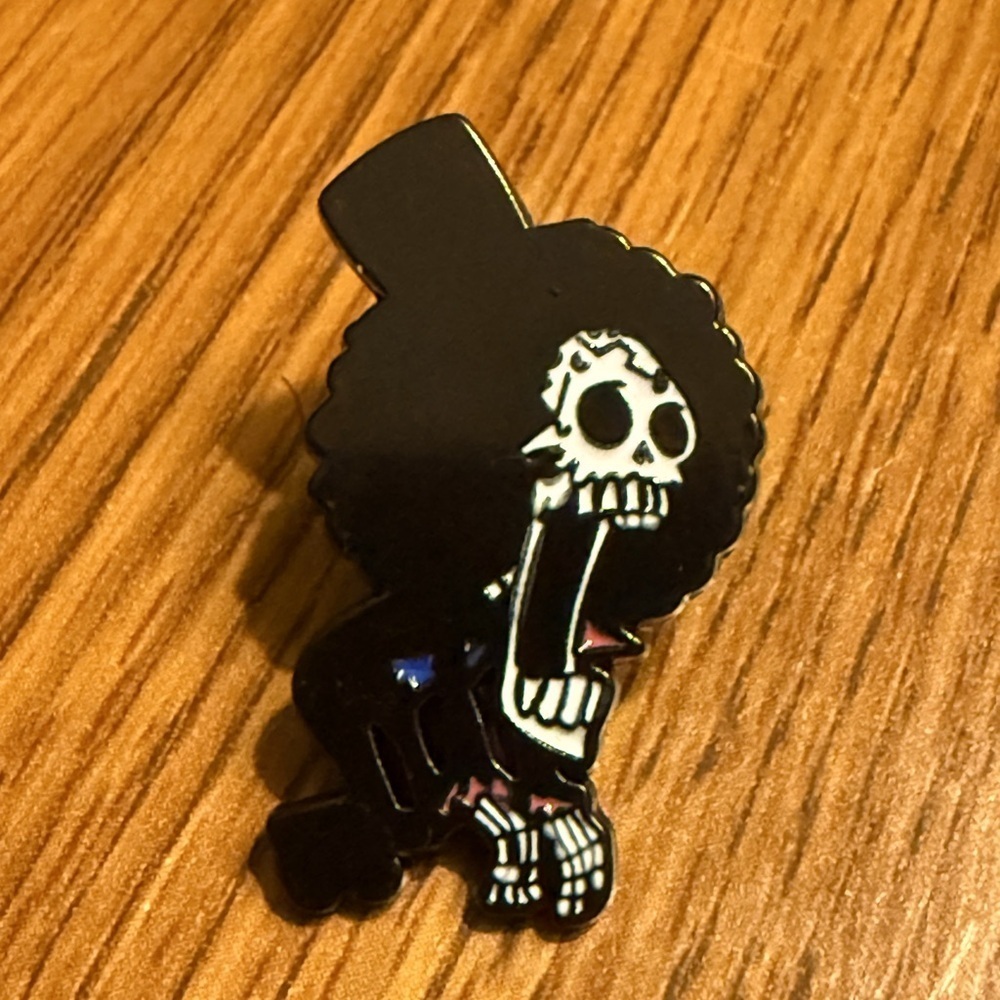Women’s Accessories WhiteSkeleton Mouth Open with Black Clothes & Hat Enamel Pin
